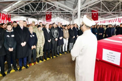Acı demiri kesiyor
