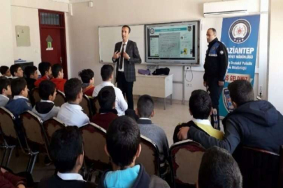 Öğrenciler bilgilendiriliyor