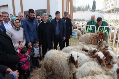 Şahinbey Belediyesi çiftçinin yanında