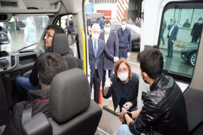 BAŞKAN ŞAHİN, VALİYLE İŞÇİ SERVİSLERİNİ DENETLEDİ