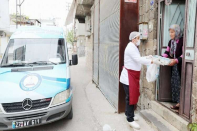 ŞAHİNBEY BELEDİYESİ’NDEN SICAK İFTAR YEMEĞİ