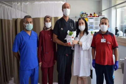 Sağlıkçılara çiçek