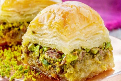Ayasofya Cami’de baklava ikramı