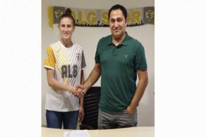 Ebru Topçu yuvada kaldı