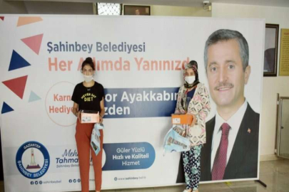 ŞAHİNBEY BELEDİYESİ’NDEN KARNE HEDİYESİ 150.000 SPOR AYAKKABI