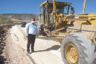 Araban'da bozuk yollarda asfalt çalışmaları sürüyor