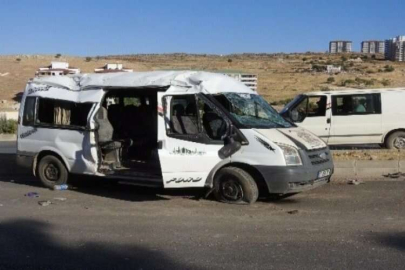 Minibüs takla attı: 6 yaralı