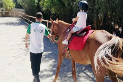 Doğa Koleji’nde binicilik eğitimi