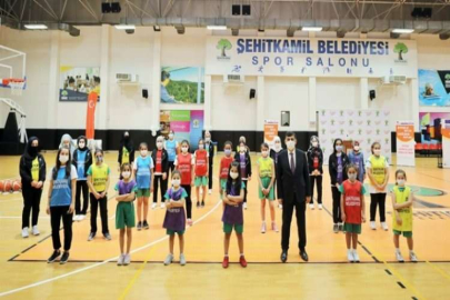 FADILOĞLU: “SPOR YOLUYLA SOSYAL UYUM GÜÇLENİYOR”