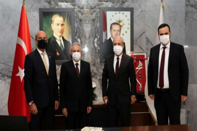 ŞAMİL TAYYAR’DAN, REKTÖR ÖZAYDIN’A HAYIRLI OLSUN ZİYARETİ