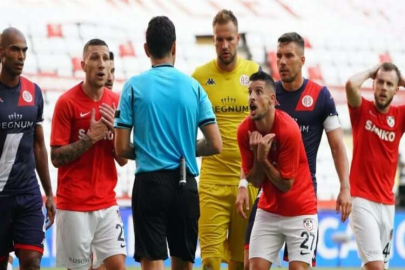 KARTLAR HAVADA UÇUŞTU
