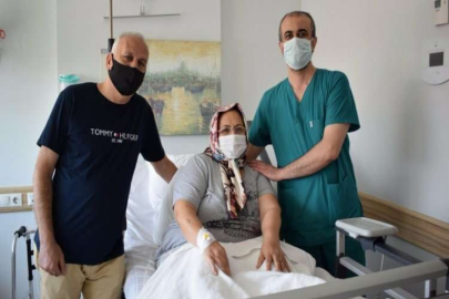 Diz protezi ameliyatıyla ağrılarından kurtuldu