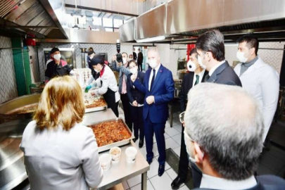 Karantinadaki vatandaşlara Gaziantep modeli ile anında sıcak yemek