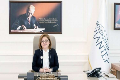 ŞAHİN: ÖĞRETMENLERİNE AHDE VEFA GÖSTERMEYEN HİÇBİR TOPLUMUN GELECEĞİ YOKTUR