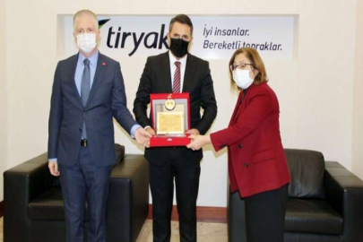 TİRYAKİ AGRO’YA TEŞEKKÜR PLAKETİ