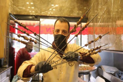 Kebaba mesafe koymuyor
