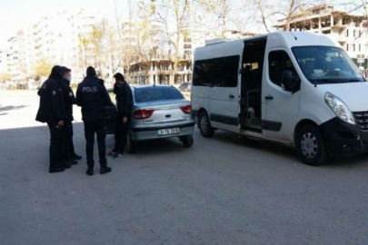 Hatalı dönüş yaptı polis aracıyla çarpıştı