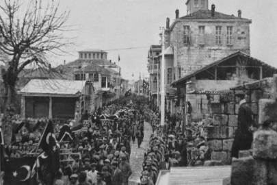 Fadıloğlu’ndan anlamlı kartpostal seti armağanı