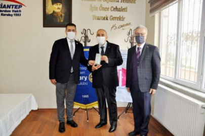 Ergun Yetkin'e Aile ve Toplum Hizmet Ödülü