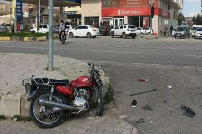 Hafif ticari araçla çarpışan motosikletin sürücüsü hayatını kaybetti