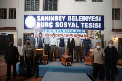 Şahinbey Belediyesi arı kovanı dağıttı