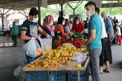 Semt pazarları açıldı, esnafın yüzü güldü