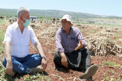 Çiftçiler gününde tarlada çalışan çiftçilerle buluştu