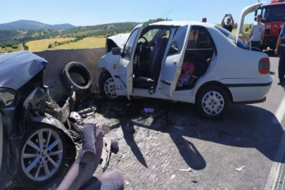 Zincirleme trafik kazası: 2 ölü, 8 yaralı