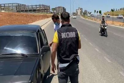 Şüpheli araçta 980 paket kaçak sigara ele geçirildi