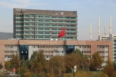 Öpücüğün rüşvet sayıldığı davada polise hapis cezası