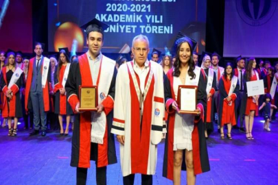 Rektör Özaydın: “Geleceğin Türkiye’sini sizler inşa edeceksiniz”
