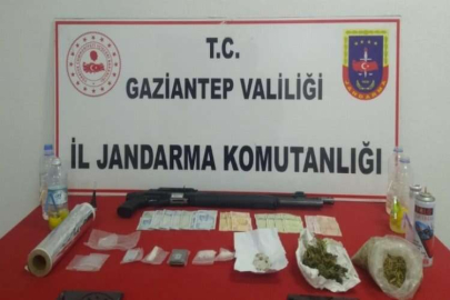 Jandarmadan uyuşturucu satışı yapılan eve operasyon: 4 gözaltı