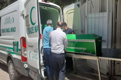 Oğlunun karıştığı kavgayı ayırmaya çalışırken öldürülen baba defnedildi