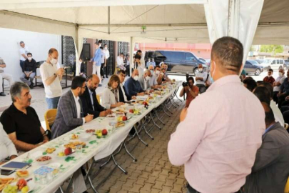 Muhtarlar ve mahalle sakinlerinin istek ve sıkıntılarını dinlediler