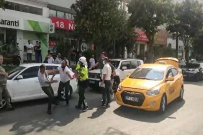 Trafikte tekmeli, sopalı yol verme kavgası