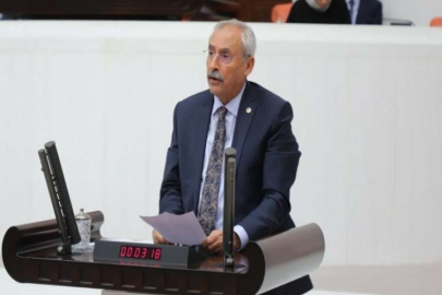 “VELİ DE, ÖĞRENCİ DE DAHA OKULLAR BAŞLAMADAN MASRAFLARIN ALTINDA EZİLMİŞ DURUMDA!”