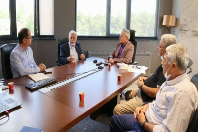 Eski Bakan Dinçerler’den Rektör Prof. Dr. Özaydın’a ziyaret