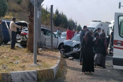 İki otomobil çarpıştı: 3 yaralı