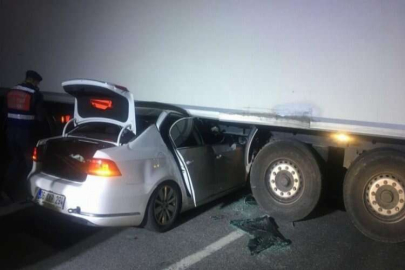 Emekli Emniyet Müdürü ve oğlu trafik kazasında yaşamını yitirdi
