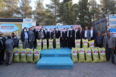 Şahinbey’de çiftçilere 13 bin ton gübre desteği sağladı