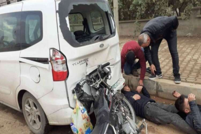 Motosiklet park halindeki araca arkadan çarptı: 2 yaralı