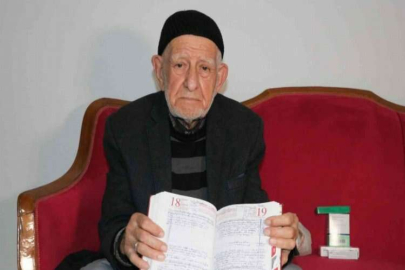 Harcamalarını günlüğüne yazıyor