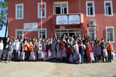 Hayırseverden öğrencilere kıyafet yardımı