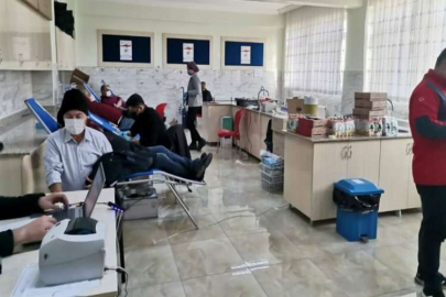 Ortaokul öğrencileri kan bağışına dikkat çekti