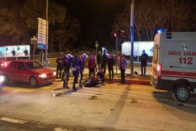 Otomobil 2 genç kıza çarptı: 2 yaralı
