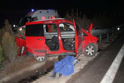 Gaziantep’te ticari araç bariyerlere ok gibi saplandı: 1 ölü, 1 yaralı