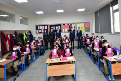 750 bin yardımcı kaynak kitap dağıtımına başlandı