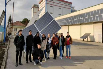 Avrupalı gençler Solartürk tesislerini gezdi