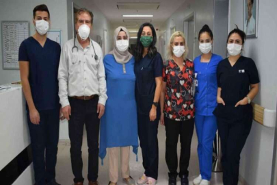 Korona virüse yakalanan kadın 65 gün sonra sağlığına kavuştu