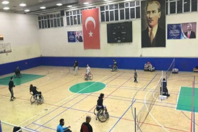 Osmaniye’de badminton turnuvası düzenlendi